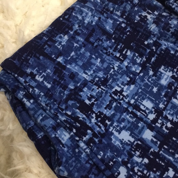 NWT LuLaRoe OS Digital Blue Leggjngs - Picture 1 of 1